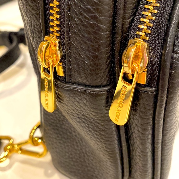 Michael KORS XS Black Leather Backpack - Picture 6 of 12